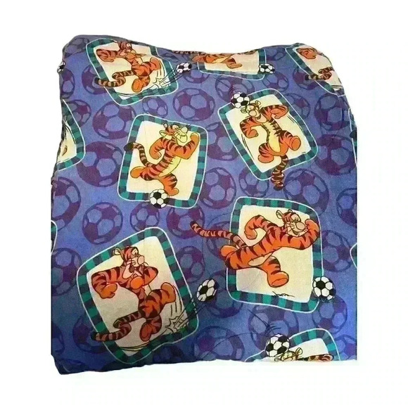 Vintage Disney Pooh Double Sided Twin Comforter Tigger with Soccer Ball 7' x 5' - Picture 1 of 11